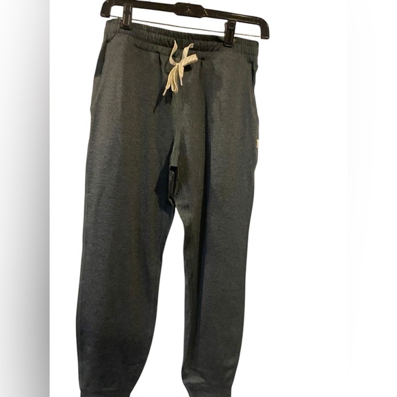 6. NWT Vuori performance joggers Size XS - Picture 2 of 4